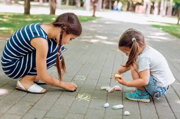 ¿Cuánto debe pesar un niño de 15 años?